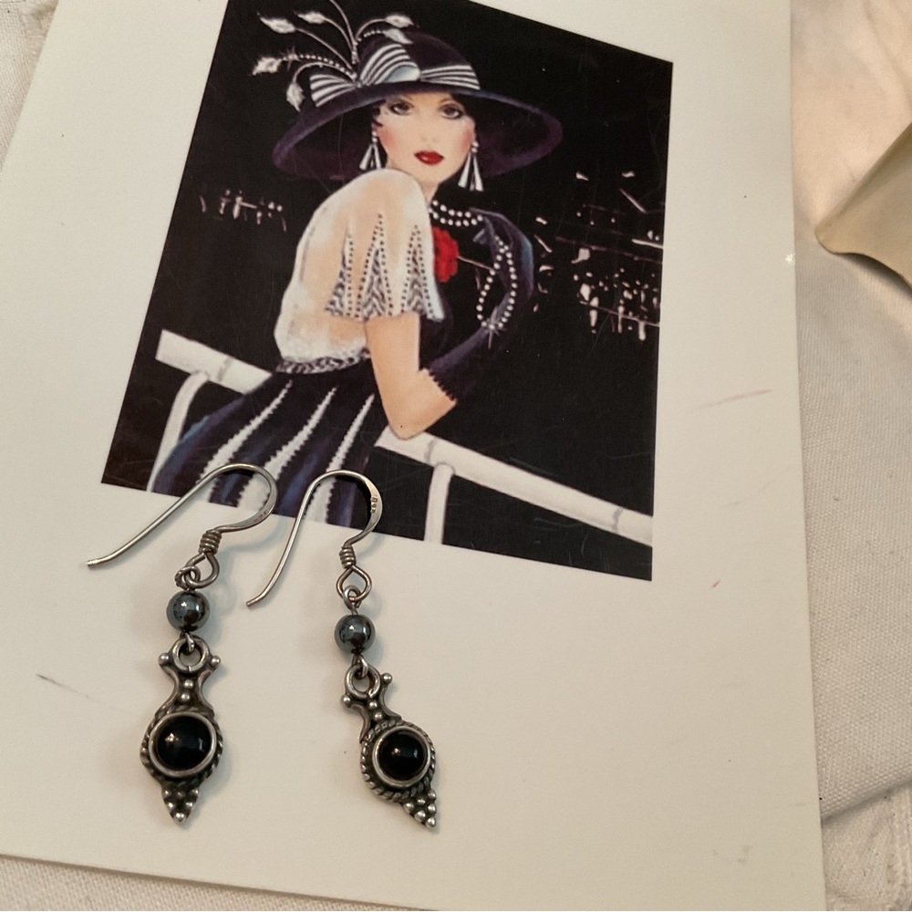 VINTAGE 925 STERLING SILVER ONYX AND HEMATITE FRENCH DANGLE EARRINGS